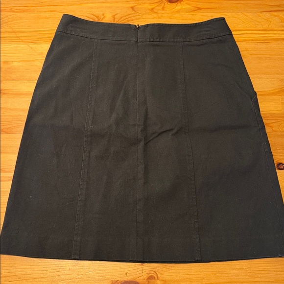 Theory black skirt, size 4 - Picture 2 of 3
